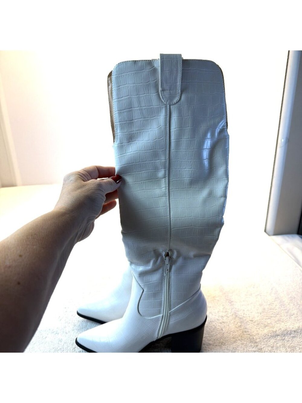 JourneeCollection Therese Knee High Boots Bone White Stacked Heel Faux Croc SZ 7